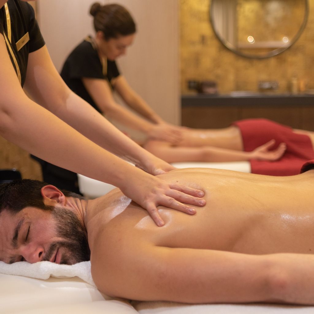 What Are the Wellness Perks of a Hot Stone Massage?